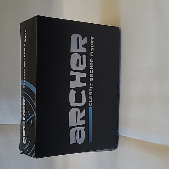 Classic Archer Exclusive Figure - Picture 4 of 6